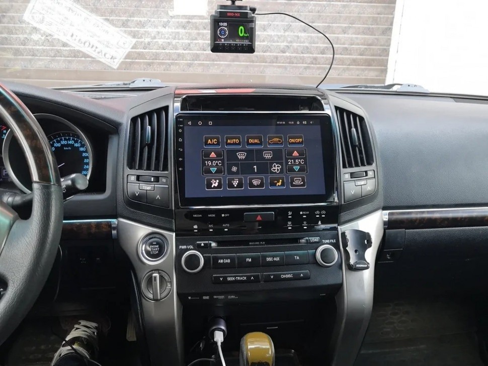 Штатная магнитола Teyes CC2 Plus 3/32 Toyota Land Cruiser 11 200 (2007-2015)