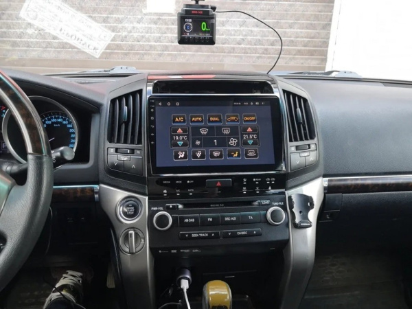 Штатная магнитола Teyes CC2 Plus 3/32 Toyota Land Cruiser 11 200 (2007-2015)