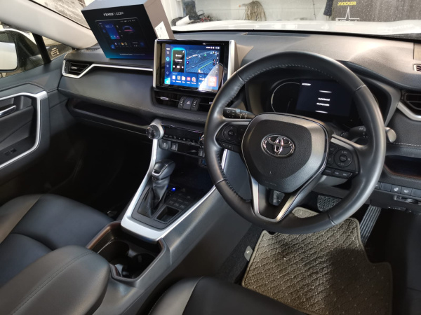 Штатная магнитола Teyes CC3-2K 4+32G для Toyota RAV4 2018-2020